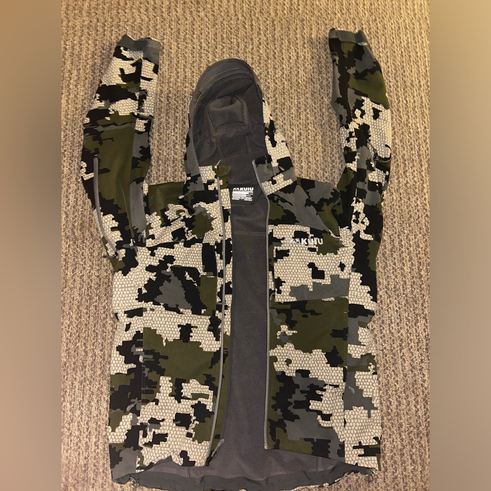 Mens Kuiu Jacket Size Large